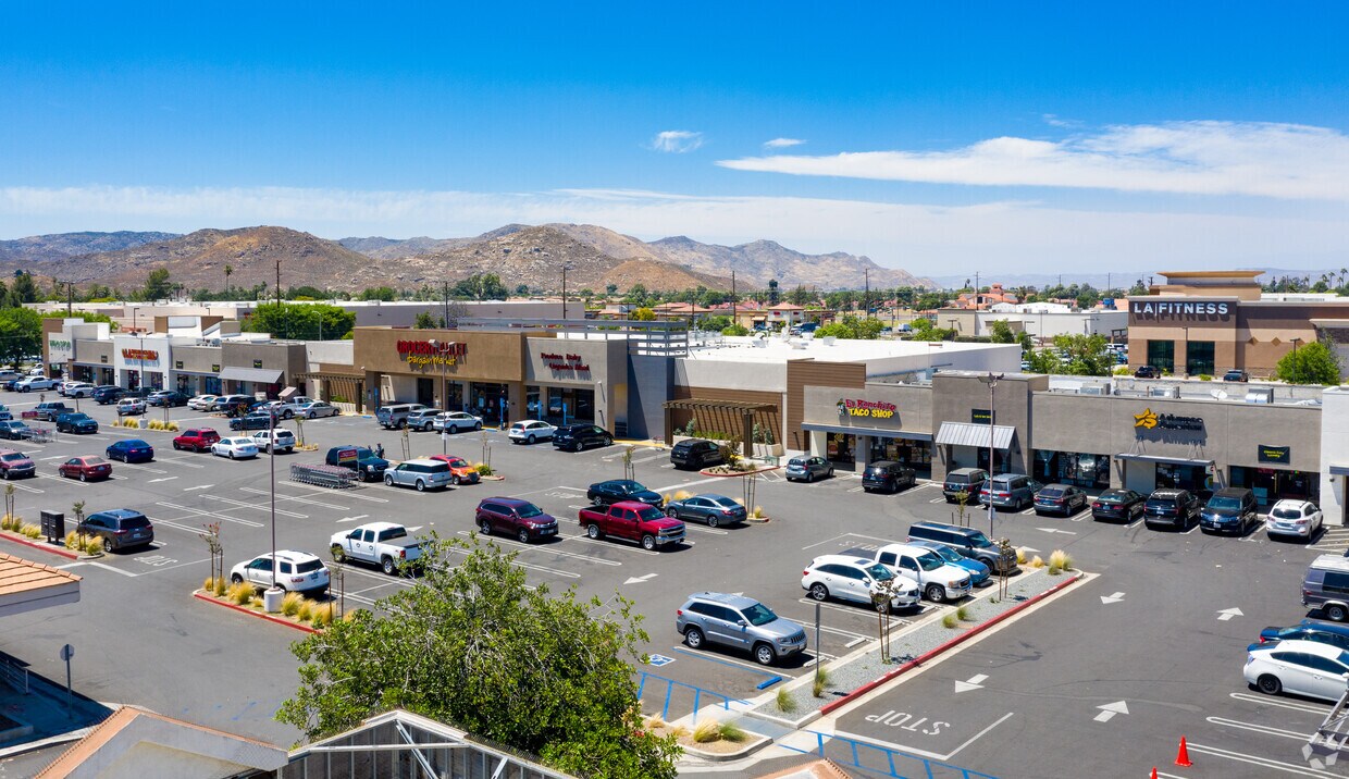 The Shops at Crossroads